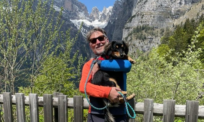 Stefano Doglio con il suo cane